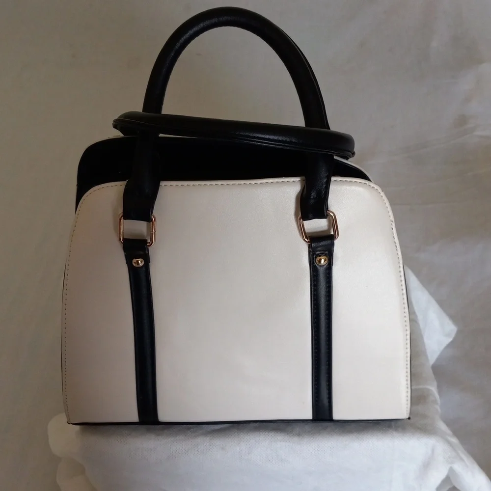 Handbag - Picture 5 of 15